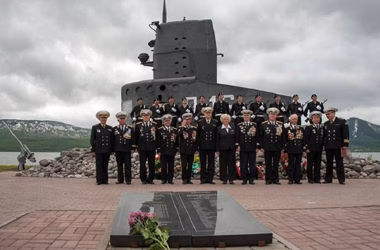 Đài tưởng niệm lực lượng tàu ngầm Nga trên Bán đảo Kamchatka.