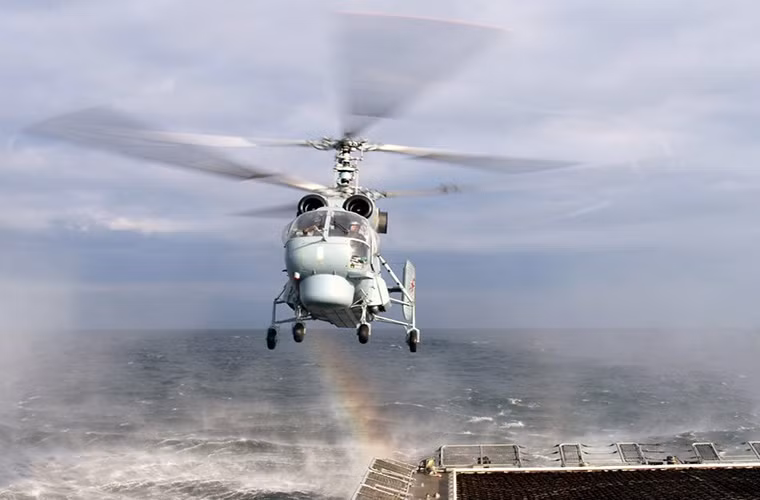 Ngoài những chiếc máy bay tuần tra săn ngầm Il-38 Hải quân Nga còn sở hữu các phi đội trực thăng săn ngầm Ka-27.