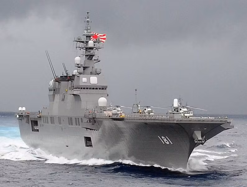 Chức năng chủ yếu của Hyuga là thực hiện tác chiến chống ngầm. Tuy nhiên nó cũng có thể thực hiện các hoạt động đổ bộ tấn công.