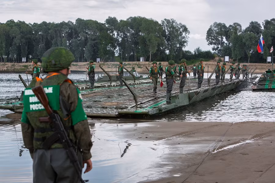 Các công việc nặng nề này phải được thực hiện hết sức nhanh chóng.