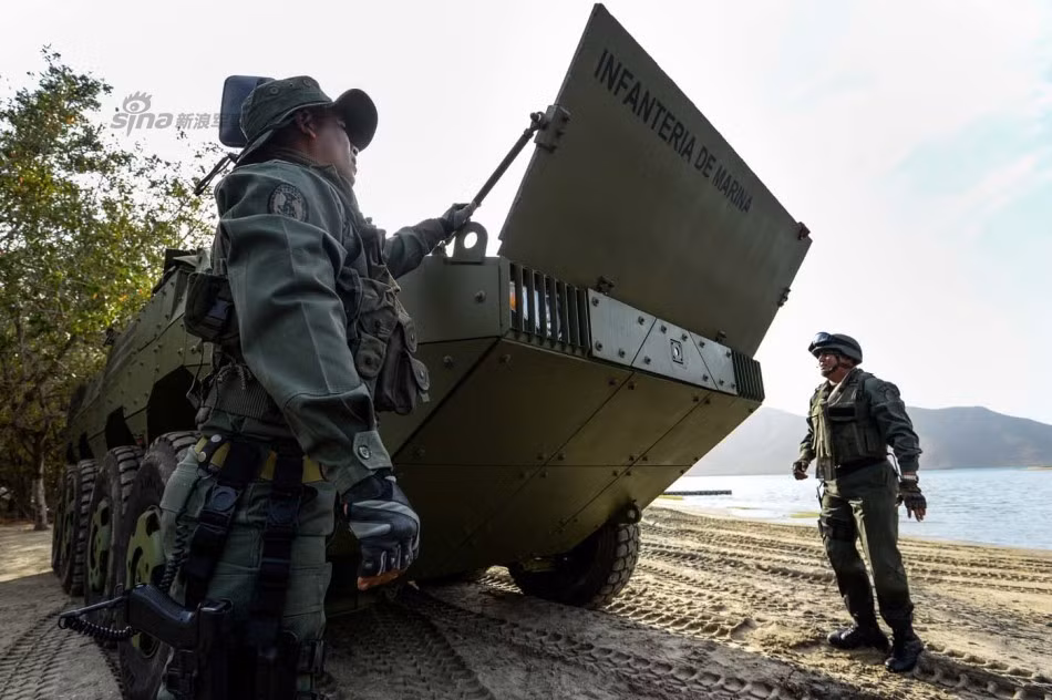 Trong ảnh là chiếc xe thiết giáp chiến đấu lội nước VN-1 do Trung Quốc chế tạo dựa trên mẫu ZBL-09 dùng trong nước.