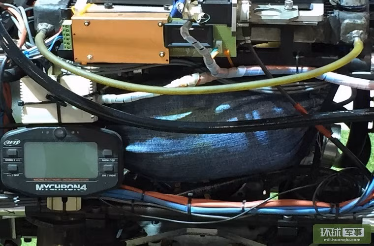 Cận cảnh một bảng điểu khiển được lắp trên mẫu robot “Bigdog” của Trung Quốc.