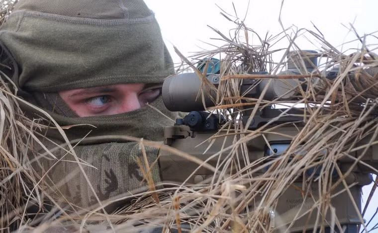 M110 SASS là loại vũ khí lợi hại trang bị cho các tay lính thiện xạ và bắn tỉa của quân đội Mỹ.