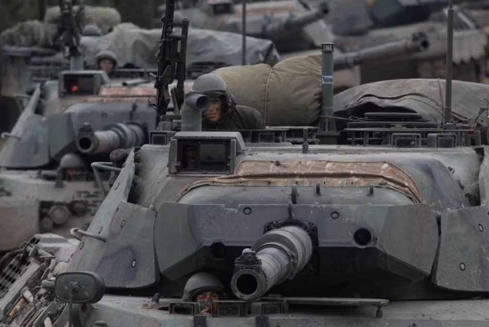 Theo đánh giá của một nhà phân tích quân sự, cho đến thời điểm này những chiếc xe tăng Leopard 1A1A1 đã rất lạc hậu. Ở Đức, Leopard 1 đều đã được cho nghỉ hưu vào năm 2003 và chuyển hết sang dùng Leopard 2.