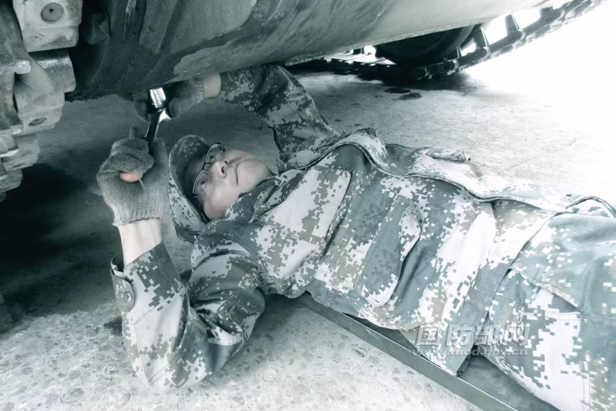 Dot nhap truong day sua xe tang cua Trung Quoc-Hinh-9