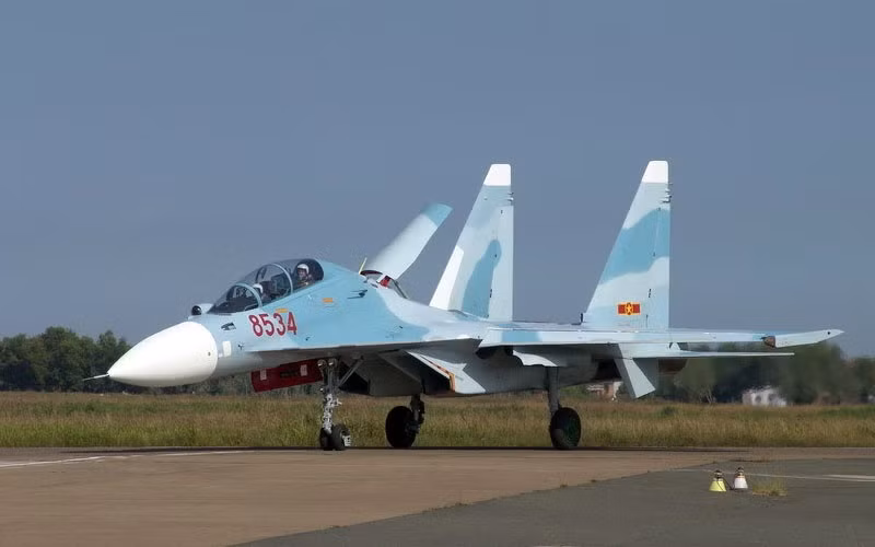 Suc manh “doan kiem” GSh-301 cua tiem kich Su-27/30 VN