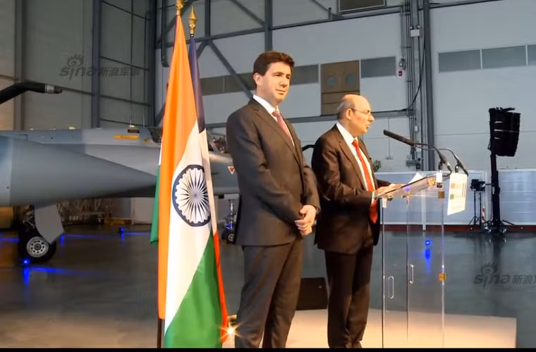 Đây là lô máy bay nằm trong hợp đồng nâng cấp tiêm kích Mirage 2000 trị giá 2,5 tỷ USD được Ấn Độ và Pháp ký năm 2011.