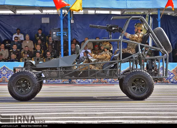 Súng Akhgar Gatling cỡ 7.62 mm được gắn trên xe chiến thuật hạng nhẹ Samander.