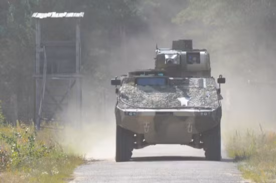 Phiên bản hỏa lực hạng nặng của xe thiết giáp Boxer này vừa được Công ty KMW của Đức tiến hành trình diễn trước khác hàng là Bộ quốc phòng Lithuania.