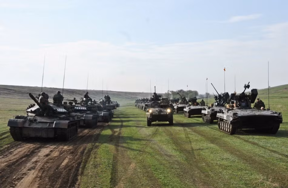 Xe tang, may bay NATO na dan am am sat Ukraine-Hinh-2