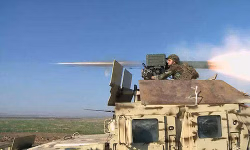 Nhằm tăng cường hỏa lực chống lại lực lượng phiến quân Hồi giáo IS đang ngày càng lớn mạnh, nguy hiểm, lực lượng vũ trang người Kurd đã tự độ lắp tên lửa chống tăng HJ-8 do Trung Quốc chế tạo lên xe thiết giáp hạng nhẹ Hummer do Mỹ sản xuất.