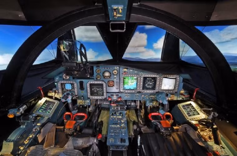 Bên trong khoang lái hiện đại của một chiếc cường kích Su-34.