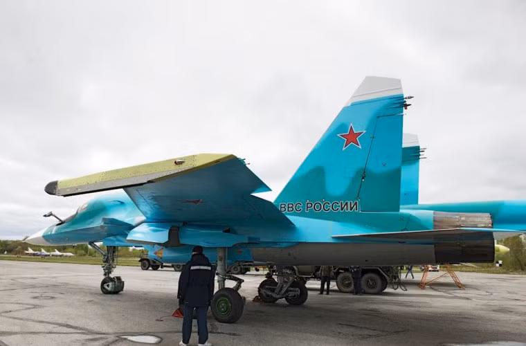 Báo cáo của công ty quốc phòng Ukraine mới đây cho rằng, trong tương lai Việt Nam có thể sẽ mua các chiến đấu cơ Su-34 để thay thế loại Su-22 đã cũ.