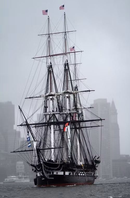 Ngày nay, chiến hạm USS Constitution được Hải quân Mỹ sử dụng cho các chương trình cộng đồng, cũng như tham gia vào các sự kiện quan trọng của nước Mỹ có sự tham gia của lực lượng hải quân.
