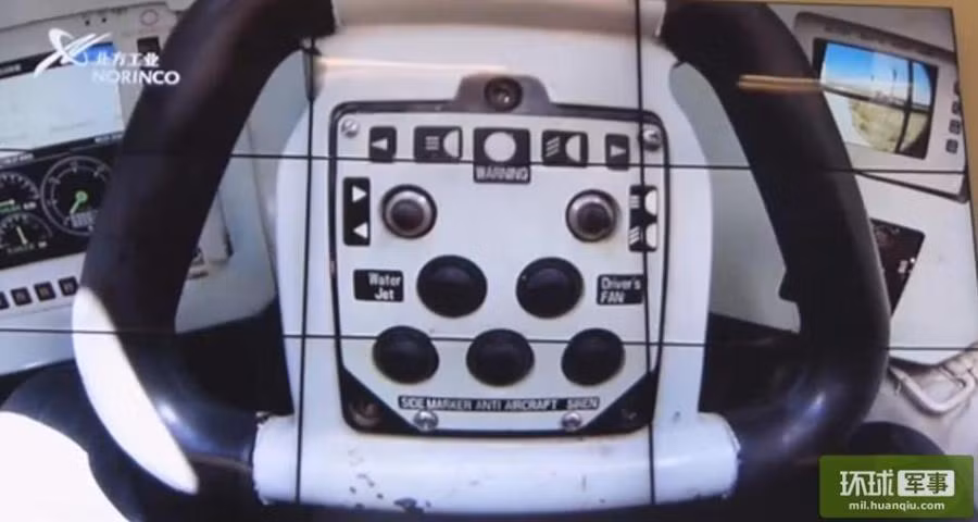 Ngac nhien noi that xe tang xuat khau VT-4 cua Trung Quoc-Hinh-3