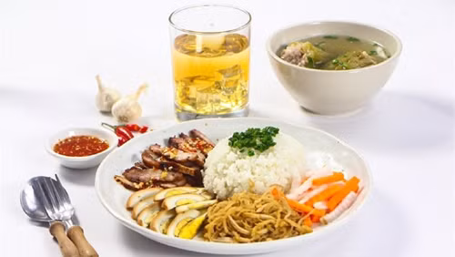 Ăn sáng là cách cung cấp năng lượng kịp thời, giúp cơ thể tiêu hóa tối đa. Lưu ý, không nên ăn sáng sau 9h30. Ăn quá muộn vừa ảnh hưởng đến cảm giác ngon miệng, vừa ảnh hưởng đến bữa trưa.