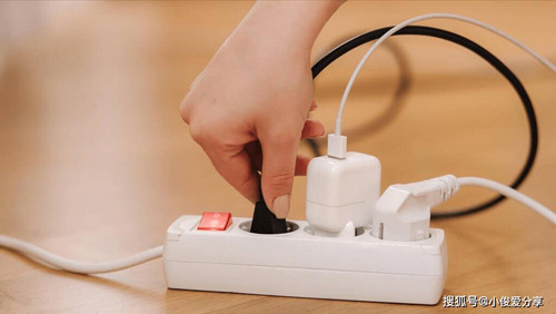 5 thiet bi nen rut phich cam ngay khi khong dung keo ton dien