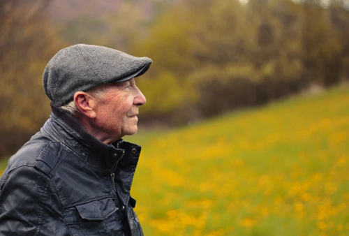 Ong noi suy kiet, chau gai ban khong cham va bai hoc co 