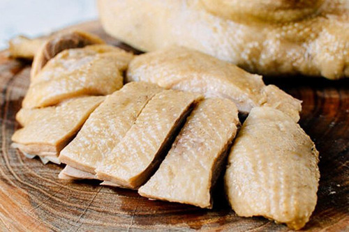 Một lý do khác là thịt vịt rất bổ dưỡng, tính mát. Tết Đoan Ngọ khí trời nóng nực thuộc tiết Đại Thử, ăn các món mát chế biến từ vịt sẽ có tác dụng cân bằng nhiệt, bồi bổ cơ thể.