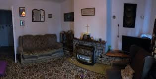 Mọi chuyện xảy ra khi Lee Roberts và Paul Stevenson ghé thăm ngôi nhà trên trước thểm lễ hội Halloween.