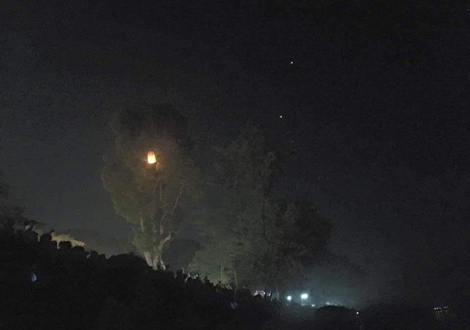 Ly kỳ hơn, có người cho rằng vật thể phát sáng trong đêm tối ở khu vực sông Mekong là của người ngoài hành tinh.