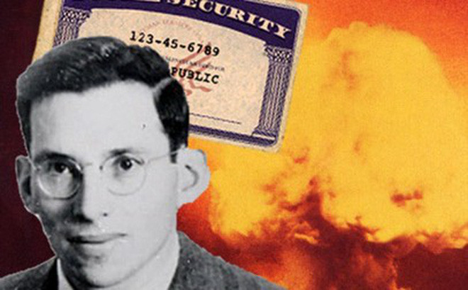 " Điệp viên nguyên tử" George Abramovich Koval chào đời ngày 25/12/1913 tại Sioux City, Iowa, Mỹ. Ông thường được biết đến với cái tên Delmar và là con trai của gia đình nhập cư đến từ Belarus (từng thuộc lãnh thổ Nga).