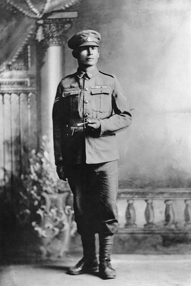 Hạ sĩ Francis Pegahmagabow (9/3/1891 - 5/8/1952) là một tay súng thiện xạ nổi tiếng thời Chiến tranh thế giới 1.