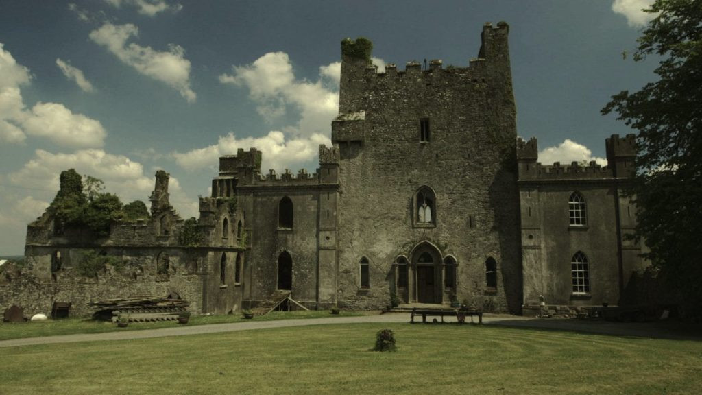 Lâu đài Leap ở Ireland không chỉ nổi tiếng với bề dày lịch sử mà còn bởi một số truyền thuyết chó quỷ hết sức rùng rợn và bí ẩn.