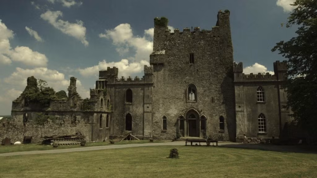 Lâu đài Leap ở Ireland không chỉ nổi tiếng với bề dày lịch sử mà còn bởi một số truyền thuyết chó quỷ hết sức rùng rợn và bí ẩn.