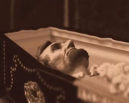 Khi ấy, bạn bè của Tổng thống Lincoln kinh ngạc nhận ra những điều ông chủ Nhà Trắng nằm mơ đã trở thành sự thật.