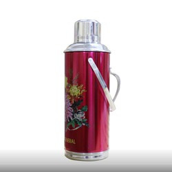 Chính vì vậy, khi dùng phích nước Rạng Đông, mọi người rất cẩn thận để tránh làm rơi hay va vào sẽ khiến nó bị vỡ.