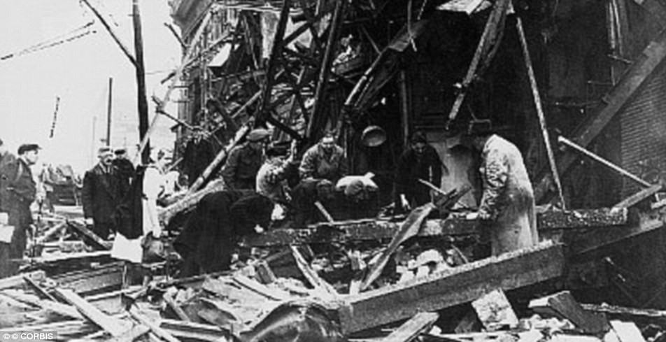 Nhờ vậy, thiệt hại của Anh do những tên lửa V-2 của Đức gây ra được giảm bớt. Video: Tiếp tục truy tìm tội phạm chiến tranh thời phát xít Đức (nguồn: VTC14)