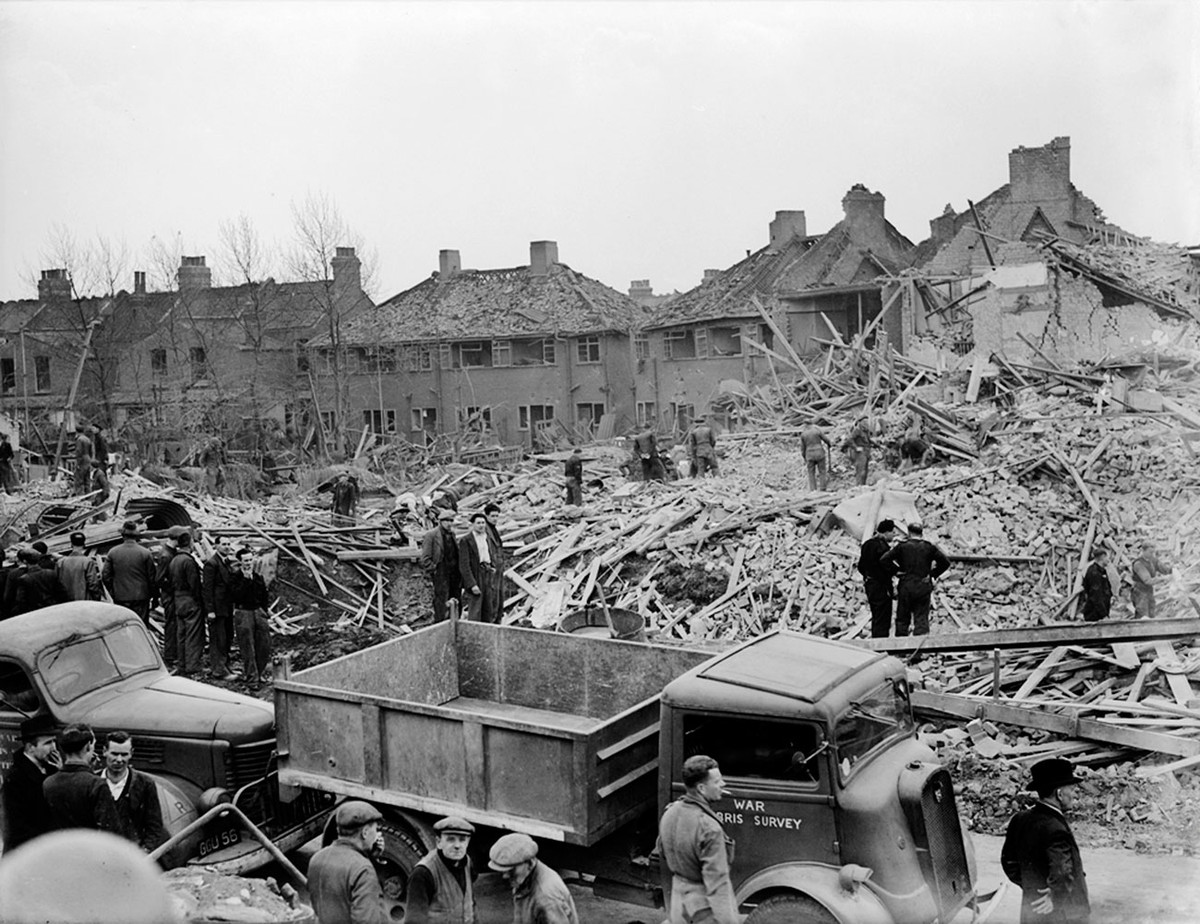 Nhân viên MI-5 đánh lừa phát xít Đức sử dụng tên lửa V-2 nhắm vào các mục tiêu ở ngoài thủ đô London, nơi có ít dân cư hoặc các cơ sở quan trọng.