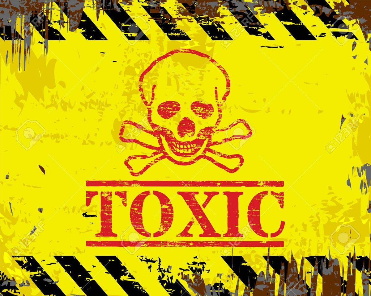 Thêm nữa, hình ảnh đầu lâu xương chéo còn xuất hiện trên nhiều thùng chứa các chất độc hại hay một số khu vực để cảnh báo mọi người về sự nguy hiểm của chúng, không nên tiếp xúc hay lại gần.