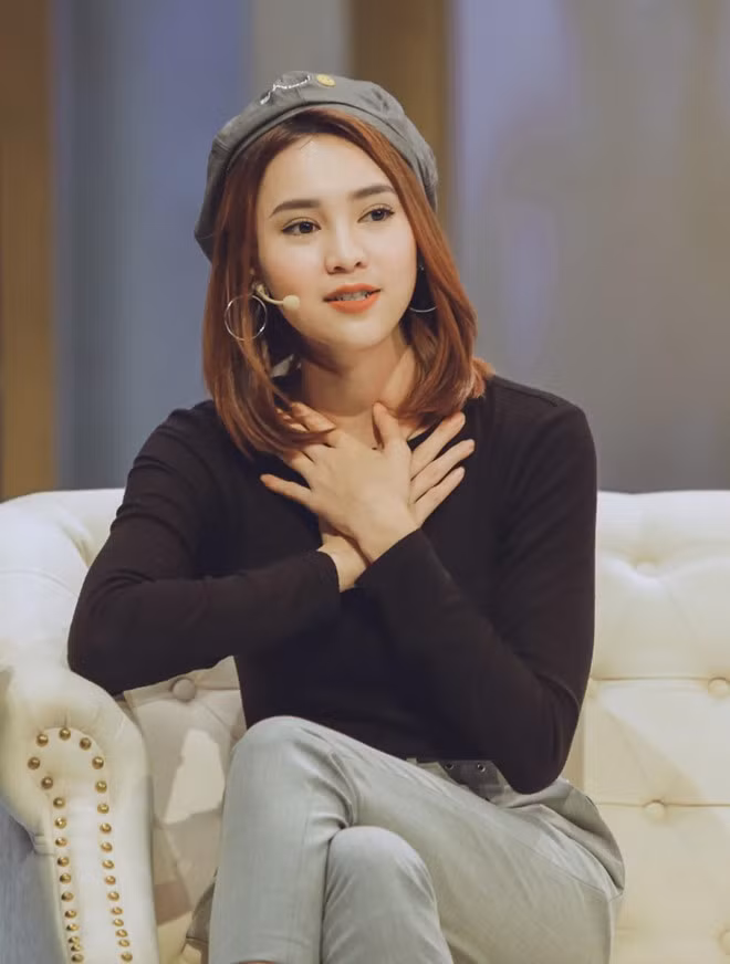 Chia sẻ về lý do đường ai nấy đi, La Thành từng bộc bạch: "Chuyện chúng tôi chia tay không hề do áp lực nghề nghiệp. Tôi và Ngọc đều là những người thực tế, ngay từ đầu đã xác định với nhau không nhập nhằng tình yêu và công việc. Ngọc cũng không phải dựa vào sự nổi tiếng của mình mà đòi hỏi hay ra vẻ. Chúng tôi chia tay nhau vì những mâu thuẫn cá nhân, sự hiểu lầm…". Anh khẳng định sau chia tay, hai người vẫn giữ quan hệ bạn bè.