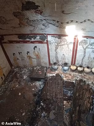 Vì vậy, các chuyên gia nhận định ngôi mộ cổ có khả năng thuộc về một thành viên hoàng tộc thời nhà Đường.