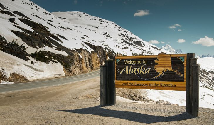 Những người này cho rằng, việc Mỹ bỏ ra hơn 7 triệu USD để mua Alaska xa xôi, hẻo lánh là quá đắt.