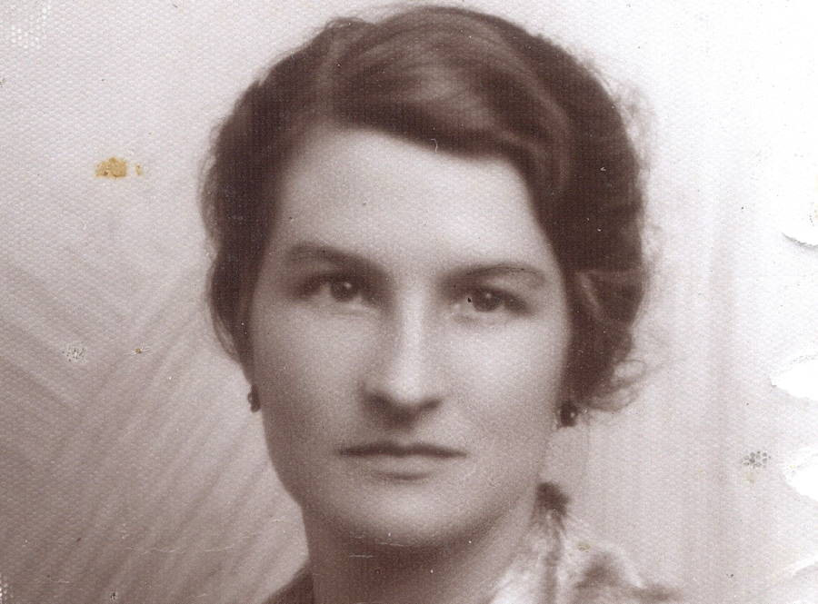 Về sau, Virginia Hall sang Pháp sau khi nước này tuyên chiến với Đức năm 1939. Vào tháng 4/1941, bà được SOE tuyển dụng làm điệp viên với mật mã là Germaine.