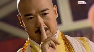 Tạ Tốn là Hộ Pháp của Minh Giáo. Khi người nhà bị sát hại, Tạ Tốn tức giận nên đã ra tay giết một số cao thủ võ lâm rồi khắc lên tường “Thành Côn giết”.