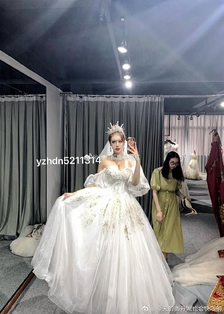 Hotgirl hop hon voi nhan sac cuc pham nhung dung nhan that thi het hon-Hinh-2