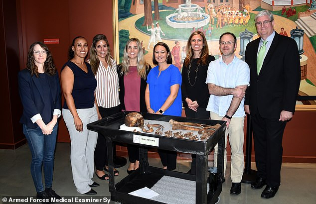 Kết quả nghiên cứu mới đây của các chuyên gia chỉ ra hài cốt của người đàn ông bị cho là ma cà rồng qua đời khi ở tuổi trung niên.