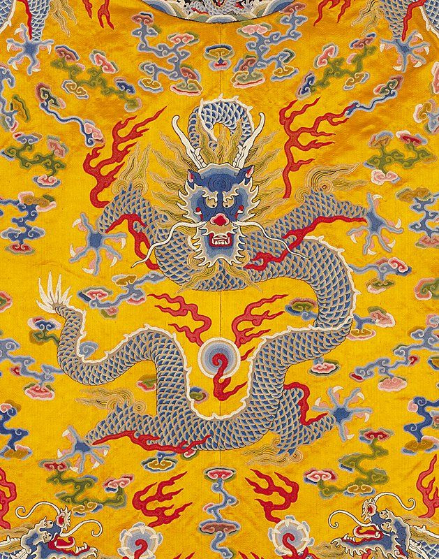 Theo họ, người xưa gọi nhà vua là bậc "Cửu ngũ chí tôn". Số 9 là số dương, trong Dịch kinh biểu thị bằng một vạch liền (─).