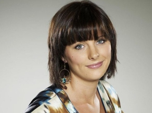 16 tuoi trung doc dac 50 ty, co gai tre bi hanh ha, san lung-Hinh-2