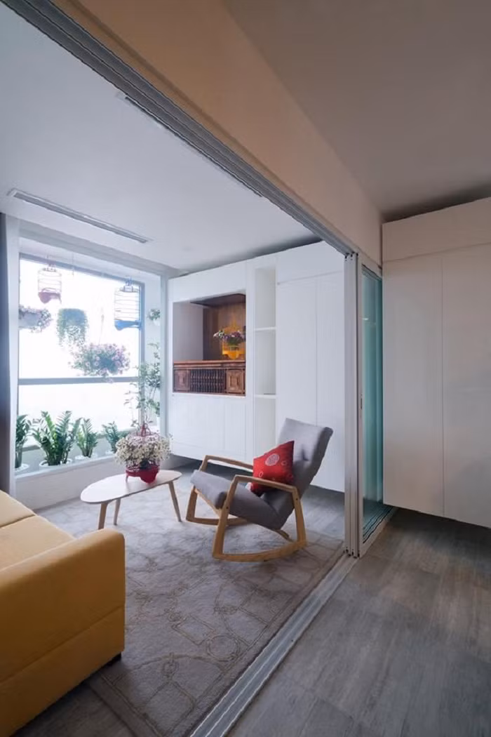 Ngọc Hân cho ra mắt thương hiệu thời trang riêng. Những thuận lợi trong việc kinh doanh khiến Ngọc Hân quyết định mua thêm một căn hộ chung cư cao cấp nữa để làm chốn đi về.