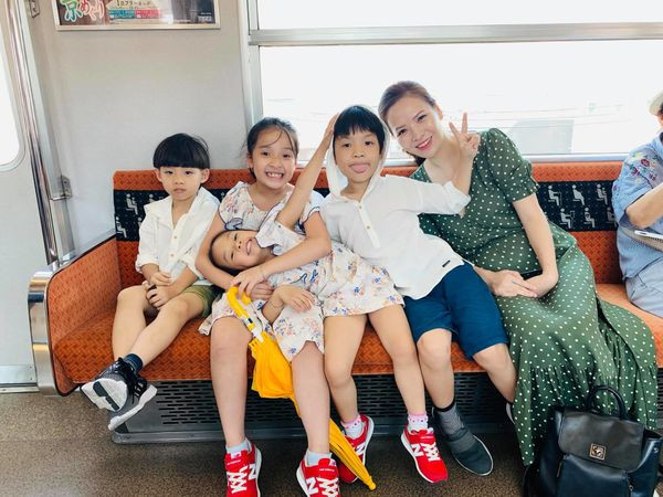 4 con nho nha Hong Dang, Dan Le 'chiem spotlight' vi qua xinh xan dang yeu-Hinh-4