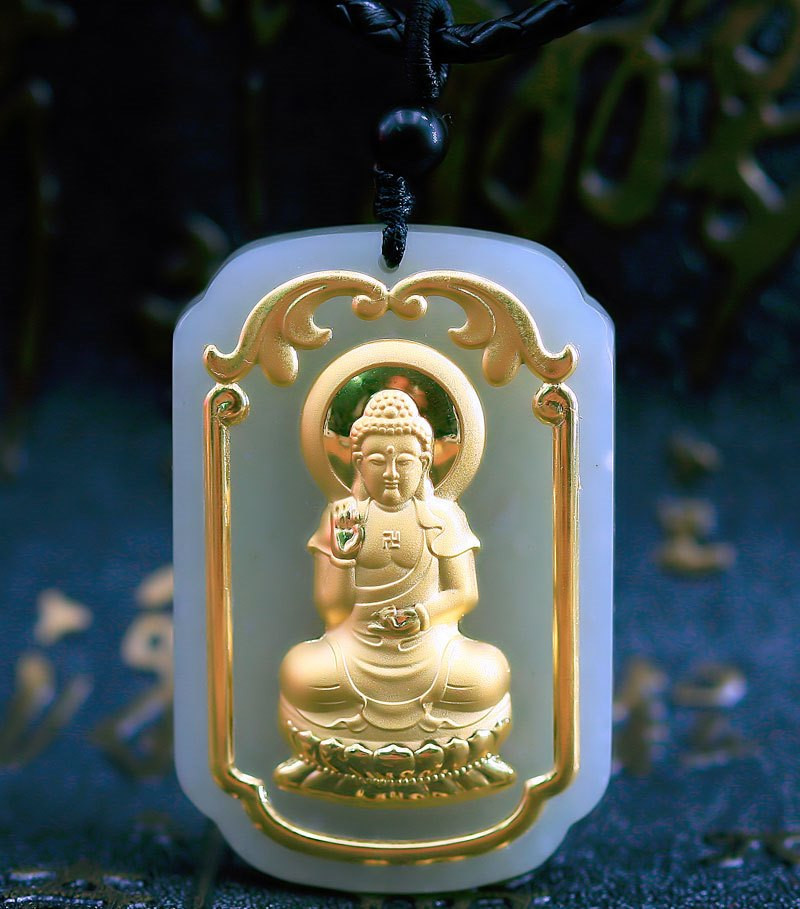 Co nen chu nguyen mat day chuyen truoc khi deo?