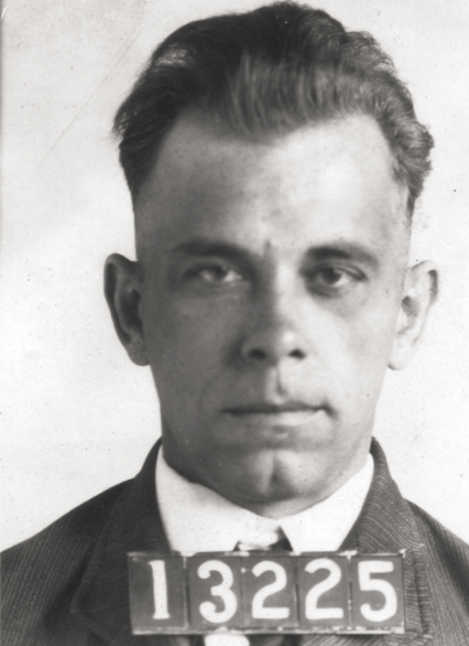 Sau khi trốn thoát, băng cướp của Dillinger tiếp tục thực hiện hàng loạt vụ cướp ngân hàng. Theo ước tính, nhóm của Dillinger đã lấy đi khoảng 300.000 USD từ 24 vụ cướp ngân hàng. Trong quá trình thực hiện các vụ cướp ngân hàng, băng cướp của Dillinger giết 10 người.