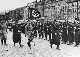 Nếu như lực lượng Đồng minh sớm phát giác bí mật này thì họ sẽ phát hiện một số tướng phát xít cũ trở thành chỉ huy cấp cao của Bundeswehr, tên gọi của lực lượng quân đội Tây Đức sau khi Thế chiến 2 kết thúc.