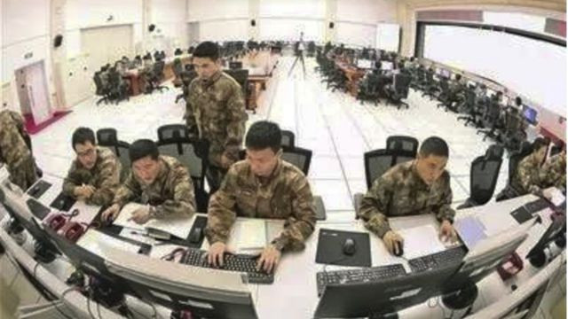 Một số nguồn tin cho rằng, hầm trú ẩn hạt nhân của Trung Quốc nằm giữa mạng lưới hang động có kích cỡ tương đương một thành phố nhỏ. Nơi đây có nguồn cung cấp nước sạch và ổn định cho khoảng 1 triệu người.