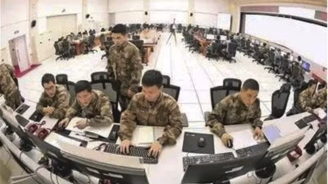 Một số nguồn tin cho rằng, hầm trú ẩn hạt nhân của Trung Quốc nằm giữa mạng lưới hang động có kích cỡ tương đương một thành phố nhỏ. Nơi đây có nguồn cung cấp nước sạch và ổn định cho khoảng 1 triệu người.